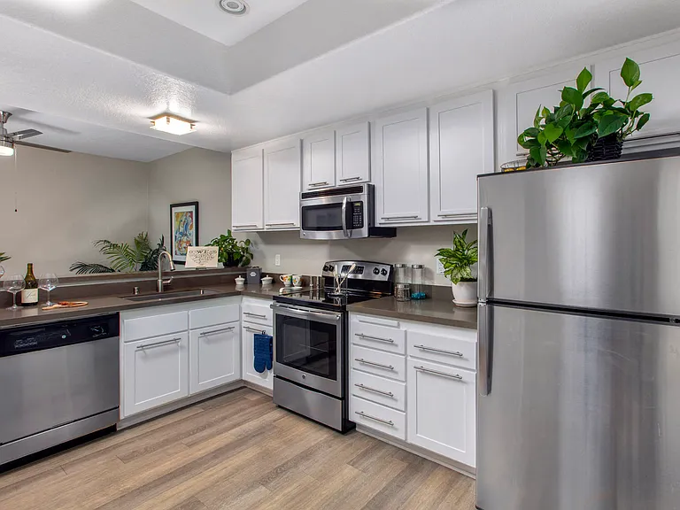 Harbor Pointe — Photo 16