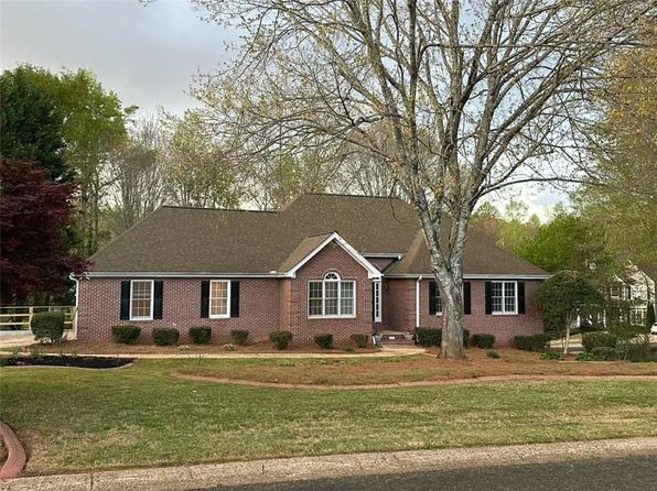 2025 Golden Ridge Cir, Cumming, GA 30040