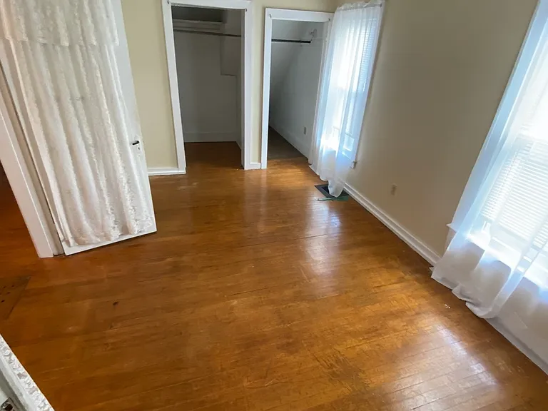 19 Dix Ave #A — Photo 2