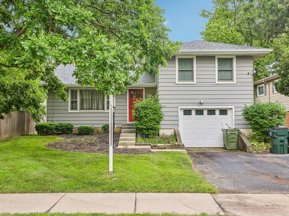 715 E Main St, Barrington, IL 60010