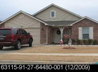 213 W 46th St, Sand Springs, OK 74063