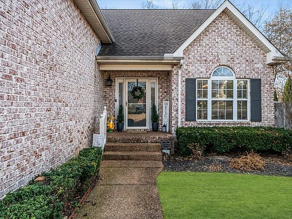 3rd image of 3182 Jenkins Dr