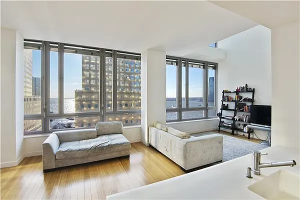 Sold by R New York | media 2