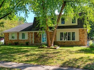621 34th St, West Des Moines, IA 50265