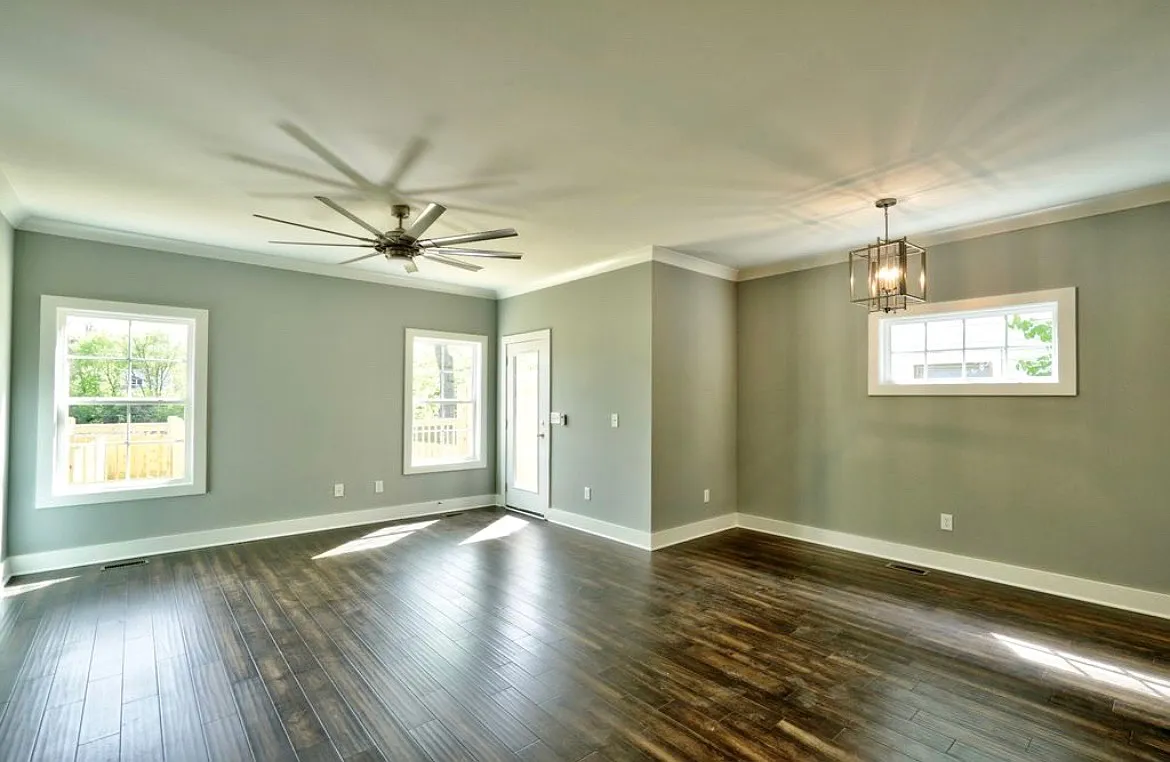4 bed, 2.5 bath, 2007 sqft, $3,199 — Photo 4