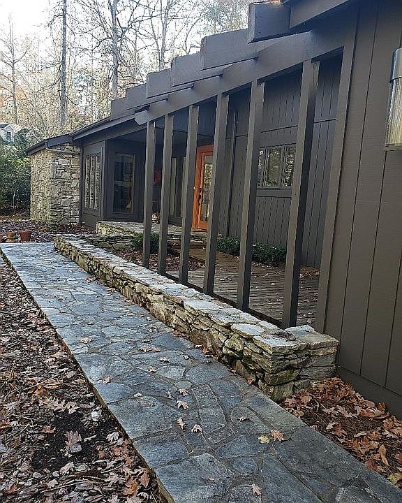 2nd image of 504 Middleton Rd