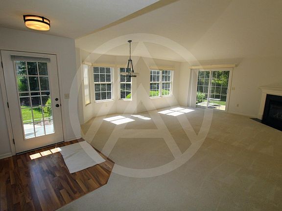 3rd image of 764 Lakeside Dr