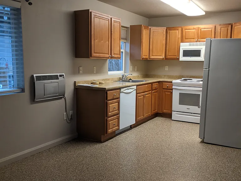 1421 S Euclid Ave — Photo 2