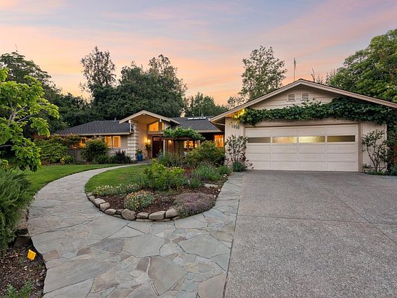 4th image of 1010 Crooked Creek Dr
