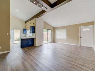 1311 Musket Holw UNIT F, Saint Charles, MO 63303
