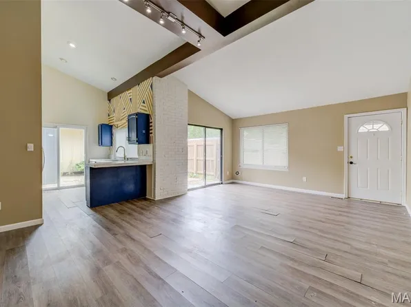 1311 Musket Holw Unit F, Saint Charles, MO 63303