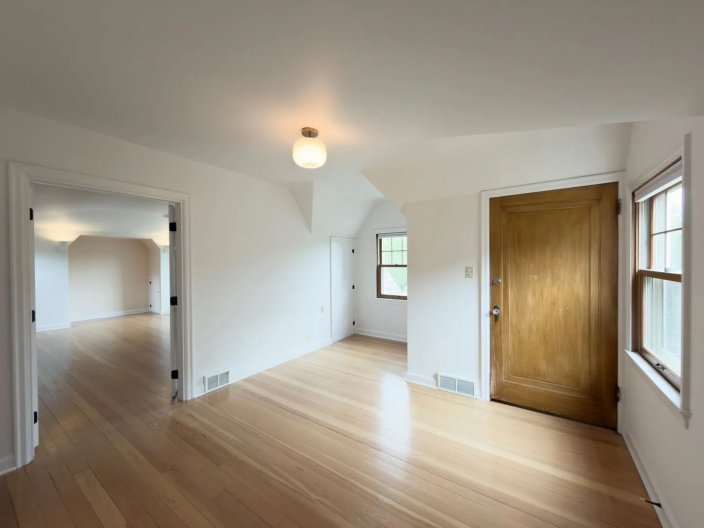 Charming 2BR Duplex in Minneapolis — Photo 3
