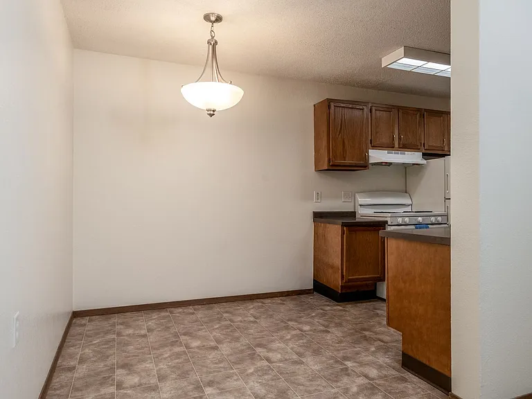 Heritage Heights Apartments — Photo 25