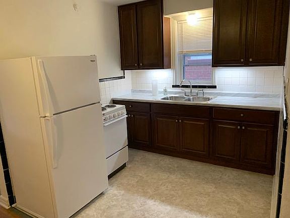 3rd image of 5866 Nottingham Ave #1E