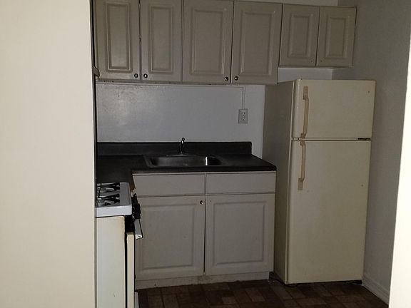 2nd image of 6455 N Broad St APT 102