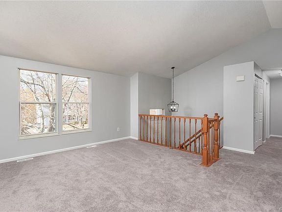 3rd image of 4009 Valley Side Dr