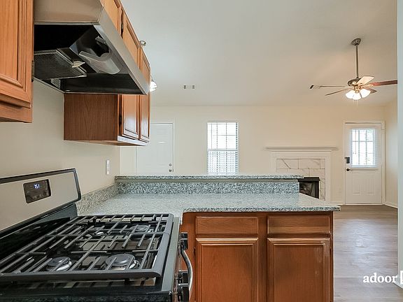 4th image of 1483 Cain Ct N