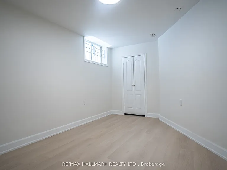 118 Fairholme Ave #1 — Photo 9