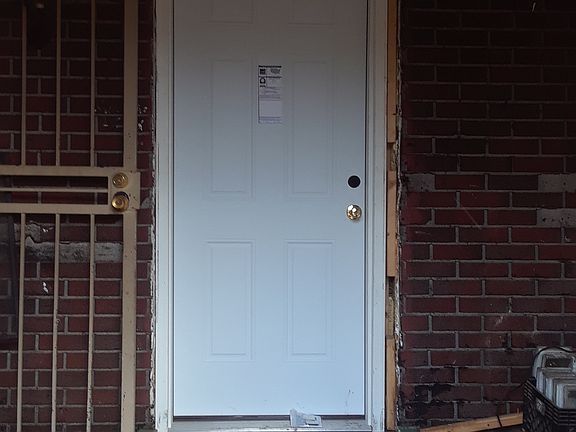 2nd image of 124 Florence St