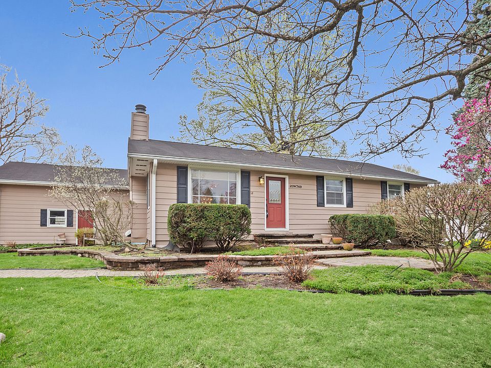 1st image of 23W749 Bryn Mawr Ave