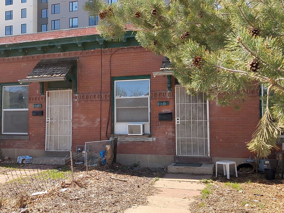 Front of building facing Marion St.