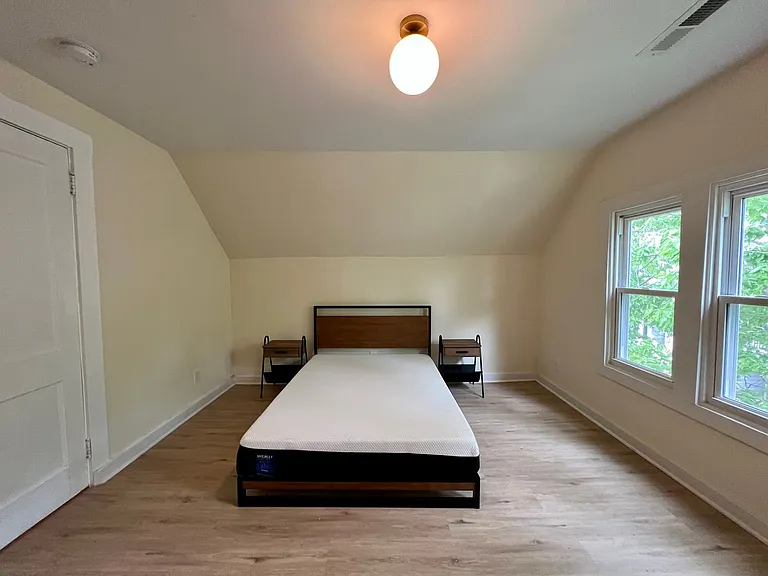 420 Whitney Ave — Photo 48