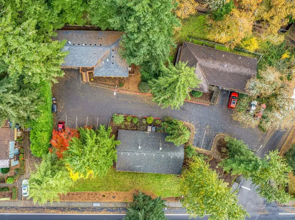 17788 Webster Rd, Gladstone, OR 97027