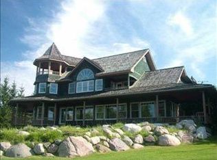 7635 Oyster Bay Dr, Charlevoix, MI 49720