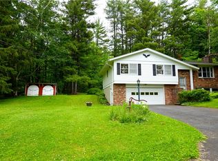 10 Hunt Grove Rd, Ithaca, NY 14850