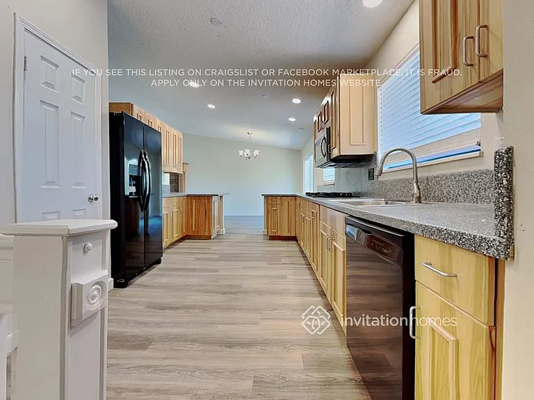 1290 Hans Brinker Ln — Photo 7