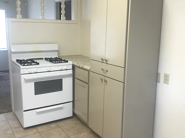1220 Carol Dr — Photo 7
