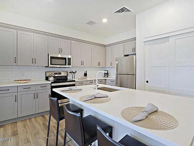 475 N 9th St #311 — Photo 14
