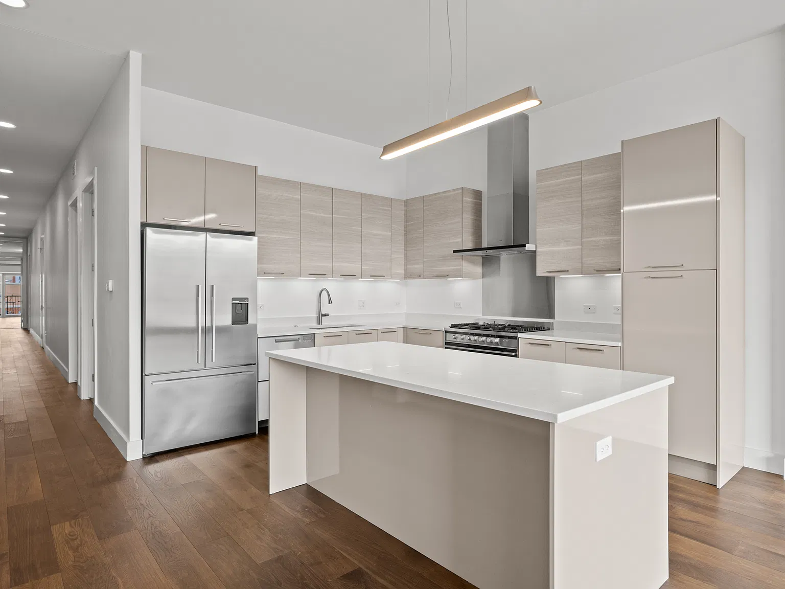 3 bed, 2143 sqft, $6,250 — Photo 2