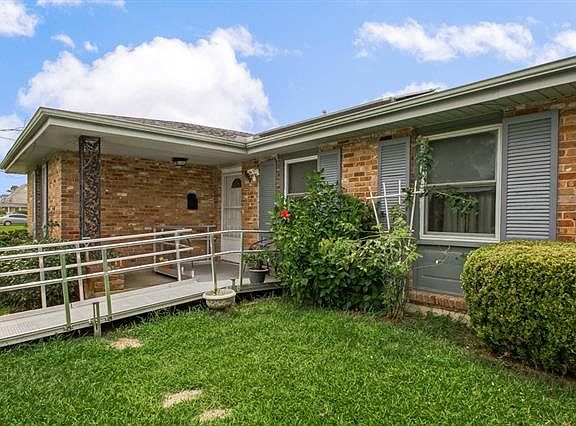 3rd image of 4820 Warrington Dr