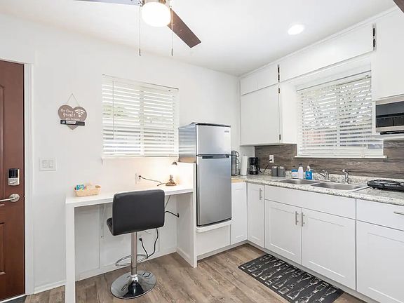 3rd image of 1044 Whipple St #608