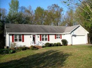 164 Moss Ln, Boiling Springs, SC 29316