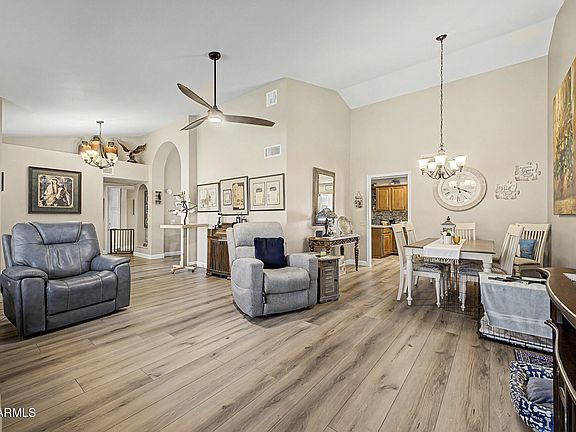4th image of 13907 W PINETREE Drive