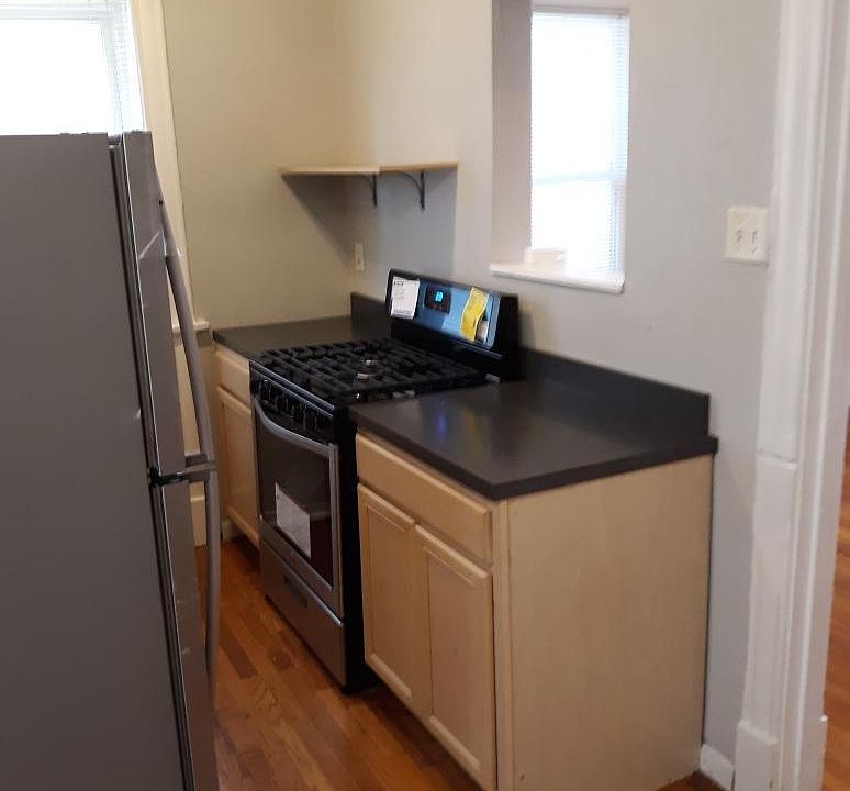 Kitchen - Brand new stainless 5-burner gas range