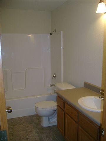 2nd image of 1120 Country Club Ln