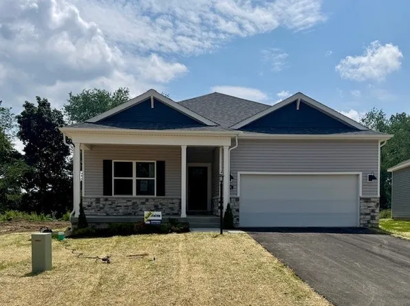 375 Gleneagles Dr, Butler, PA 16001