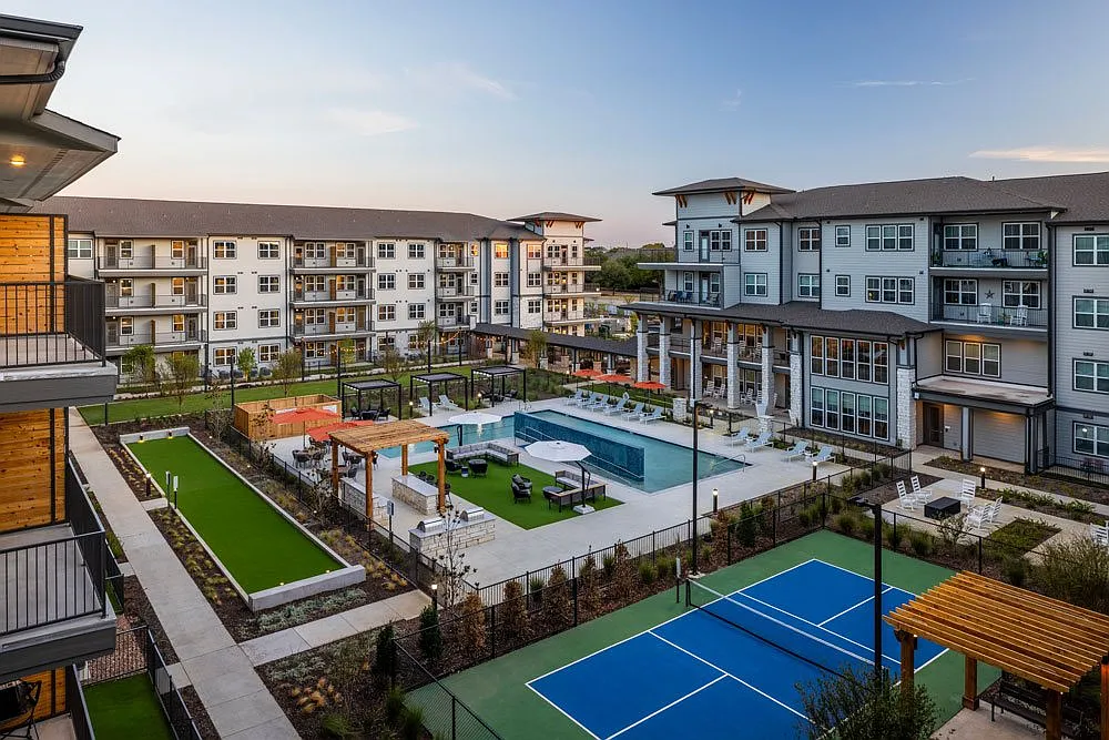 Building Photo - 1450 Valley Ridge Blvd