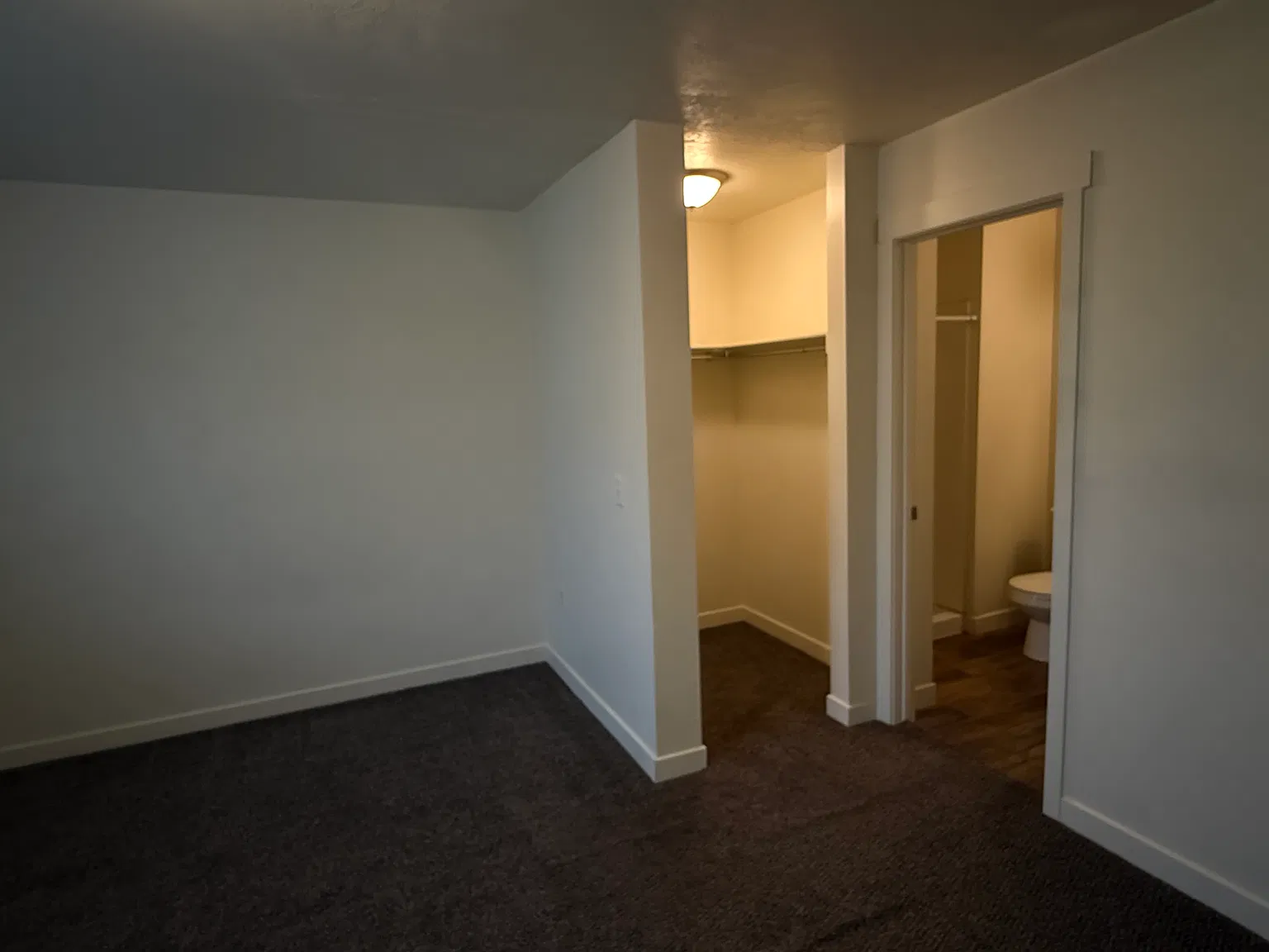 3 bed, 2.5 bath, 1354 sqft, $1,825 — Photo 4