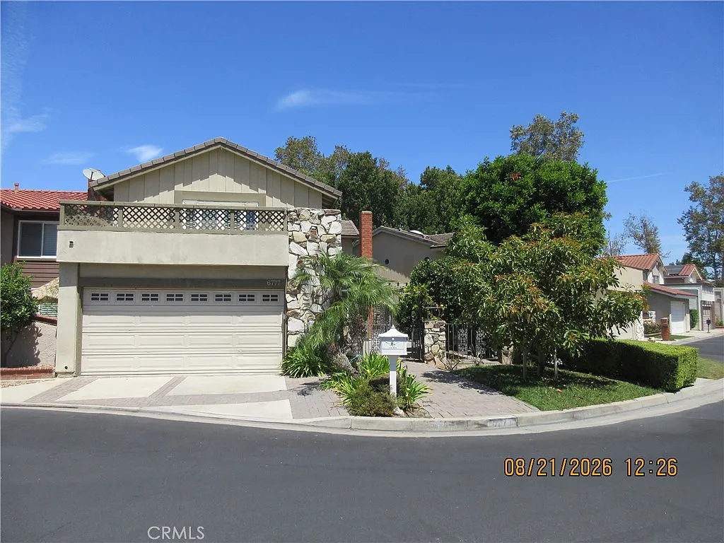 4 bed, 1933 sqft, $4,800 — Photo 1