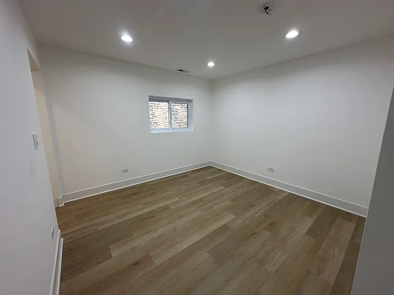 3116 W Montrose Ave #2 — Photo 23