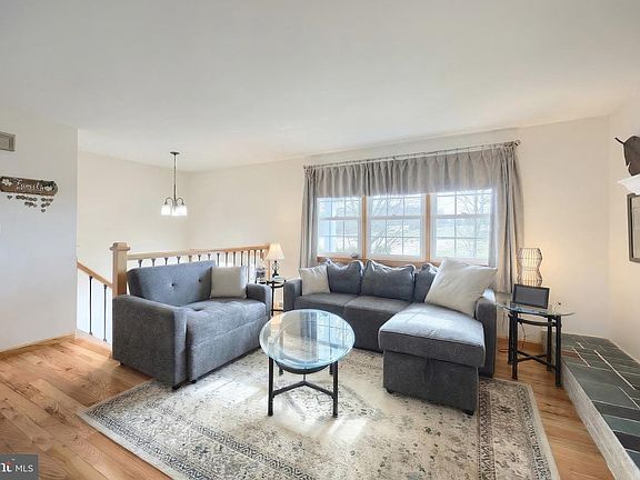 5th image of 1766 Baltimore Rd