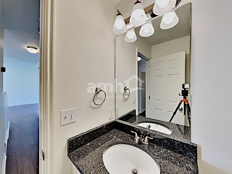 4384 N Maple Dr — Photo 15
