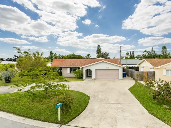 7125 S Shore Dr S, South Pasadena, FL 33707