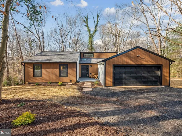 5657 Raider Dr, Warrenton, VA 20187