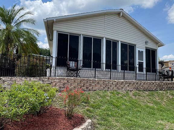 4th image of 1043 Deer Creek Blvd