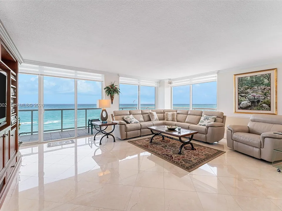 8855 Collins Ave #8J